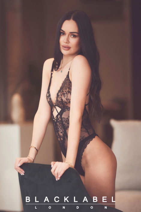 Annabelle - Brunette Natural Escort in Outcall Only