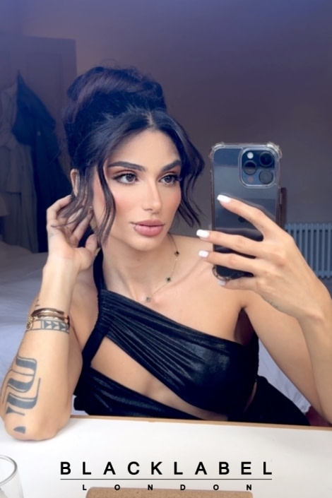 Verona -     Brazilian    Tall  Escort in South Kensington