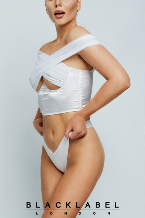 Scarlett - Russian     Bi-Sexual    Natural  Companion in Outcall Only