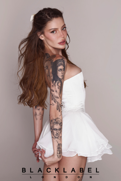Simona - Brazilian     Brunette    Latin  Companion in Soho