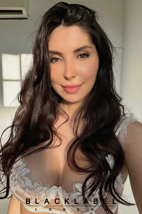 Alyssa -     Selfies    Exotic  Escort in Mayfair