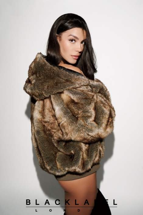 Kendall -     Selfies    Tall  Escort in Knightsbridge