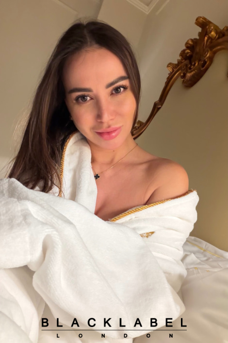 Katarina -     Natural    Slim  Escort in Paris