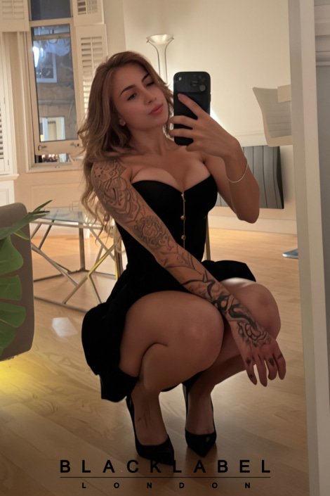 Louisa -     Party Model    International Travel  Escort in Knightsbridge